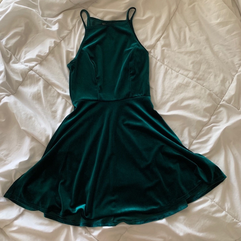 Green Velvet Dress <3